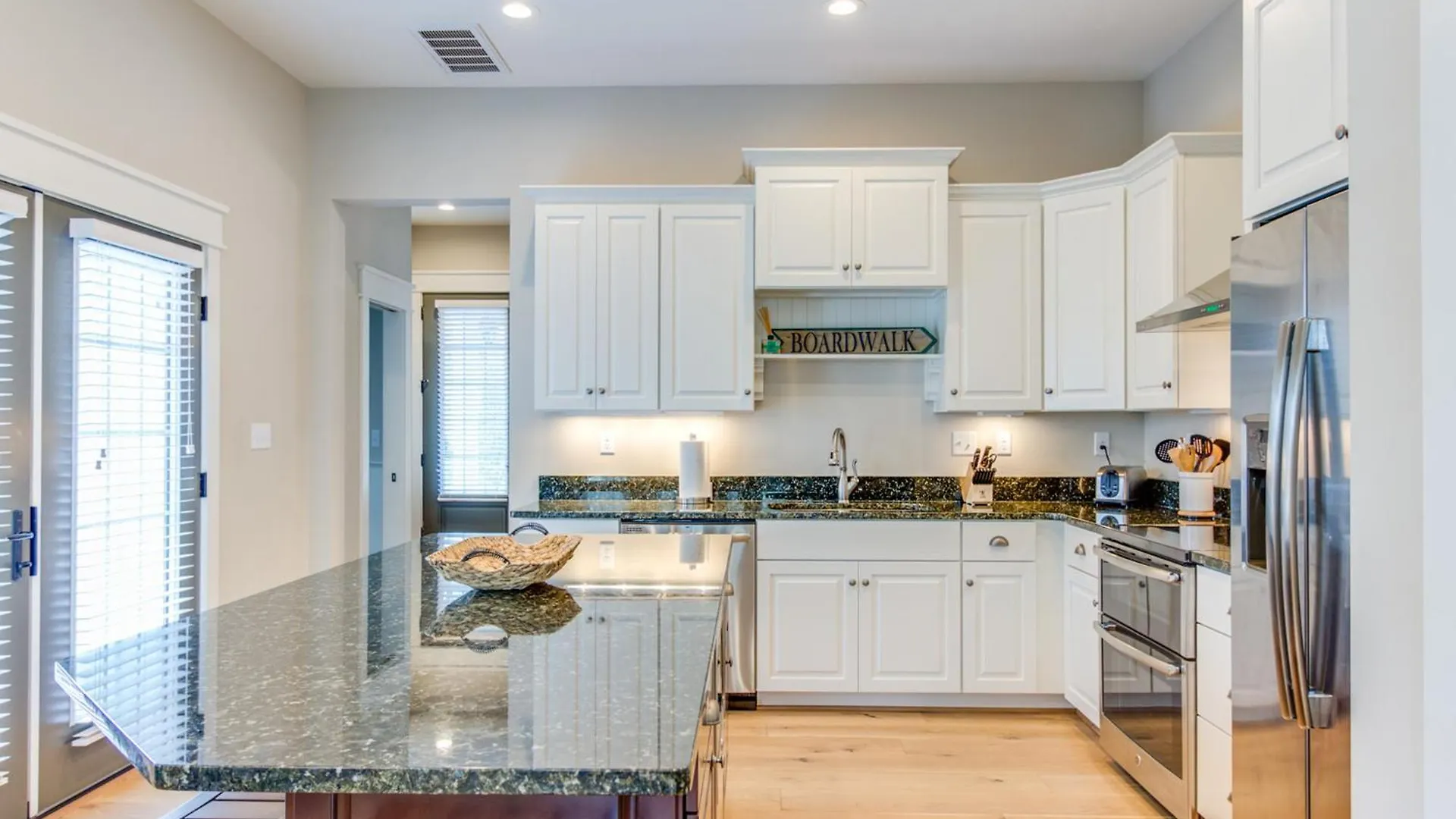 Dom wakacyjny 412A The Inlet House Spacious 4 Bedroom Townhouse Walking Distance To The Beach Virginia Beach